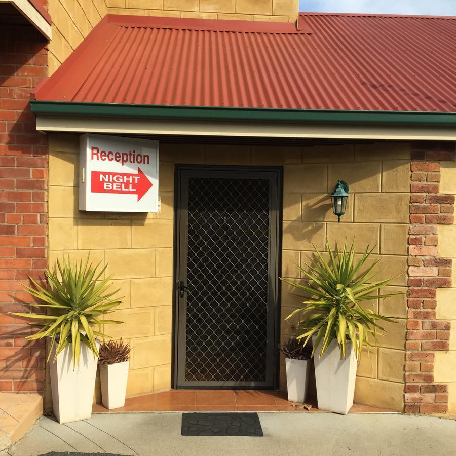 Poet'S Recall Motel Gundagai Exterior photo