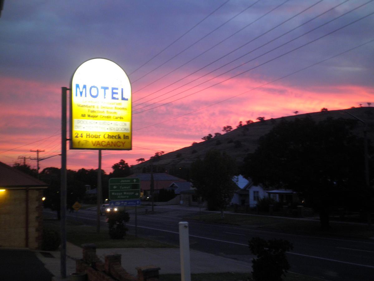 Poet'S Recall Motel Gundagai Exterior photo